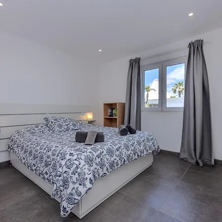 Sea Breeze Two Bedroom Apartament