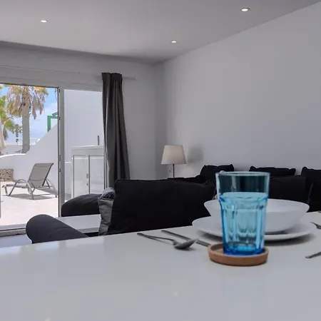 Sea Breeze Two Bedroom Apartament Costa Teguise