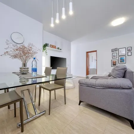 Ferienhaus Casa Yare, Shared Pool, Air-con, Fast Wifi Costa Teguise