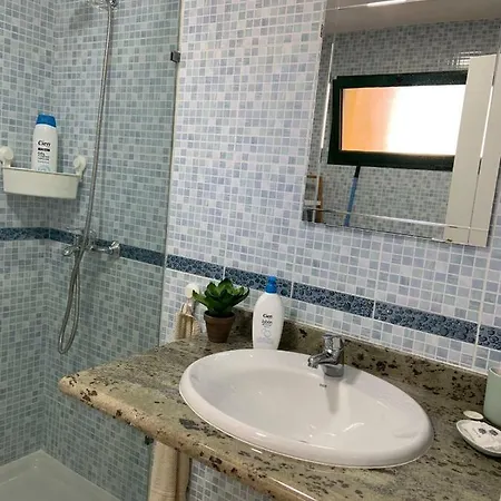 Luxury Estudio En Playa Roca A Primera Linea Del Mar Apartamento Costa Teguise