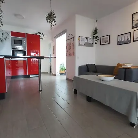 Apartamento Ailana Frente Al Mar Y Con Piscina Costa Teguise