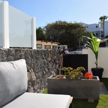 Apartment La Palmera - 2 Bedroom - Playa Roca Sea Front Access - Pool View - Free Ac - Wifi Costa Teguise