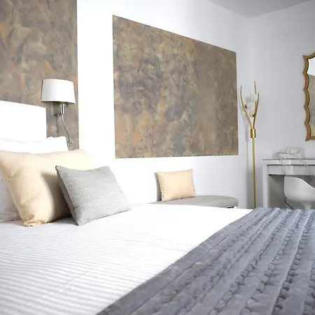 La Palmera - 2 Bedroom - Playa Roca Sea Front Access - Pool View - Free Ac - Wifi * Costa Teguise
