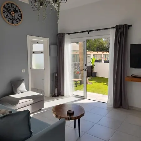 Apartment La Palmera - 2 Bedroom - Playa Roca Sea Front Access - Pool View - Free Ac - Wifi *