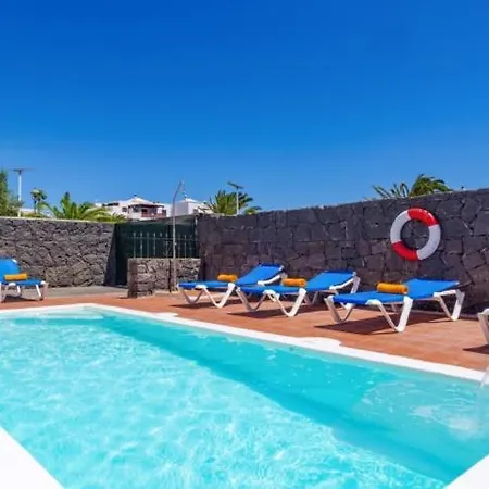 Spacious Private & Private Heated Pool - Sunshine *