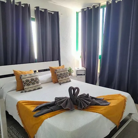 Apartamento Ailana Frente Al Mar Y Con Piscina