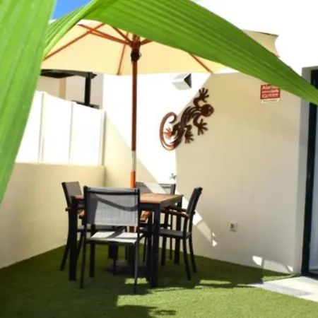 La Palmera: Beachfront With Pool View * Costa Teguise