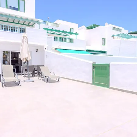 Sea Breeze Two Bedroom Apartment *