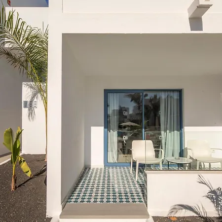 Oasis Lanz Beach Mate Hotel 4*