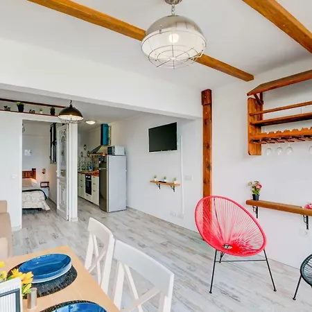 Playa Roca Apartment *