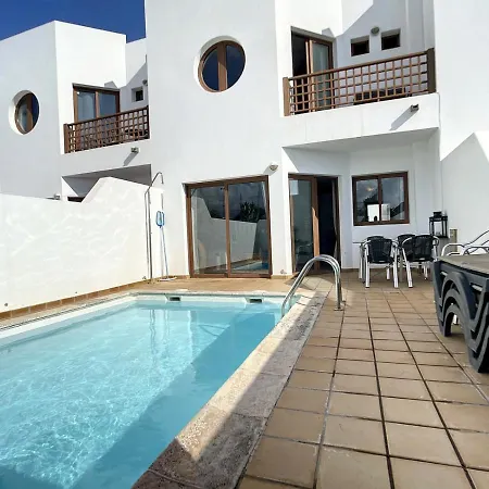 Villa Rosa Gadis