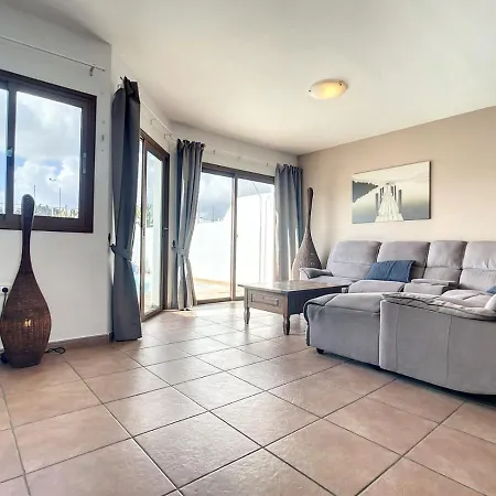 Rosa Gadis Villa