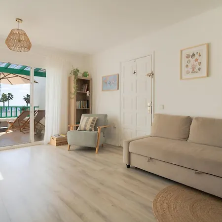 El Balcon del Mar-shared pool, tennis court and sea view *